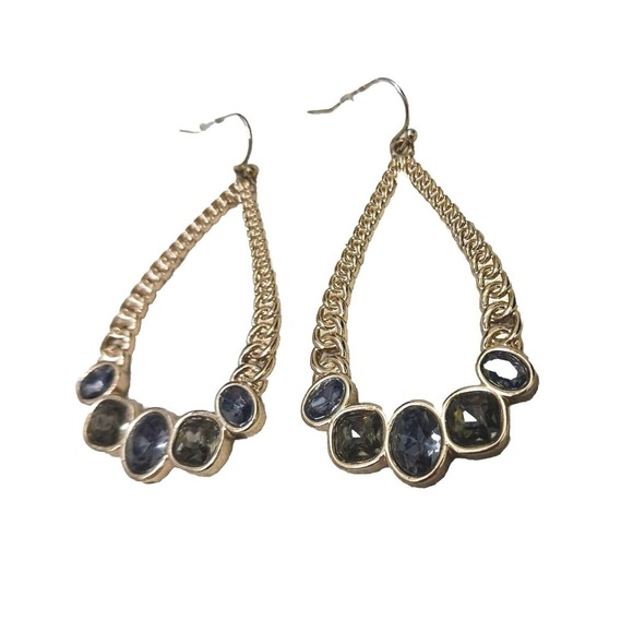 Vintage inspired Teardrop dangle Pierced Earrings gold tone filigree Rhinestones - Picture 1 of 10